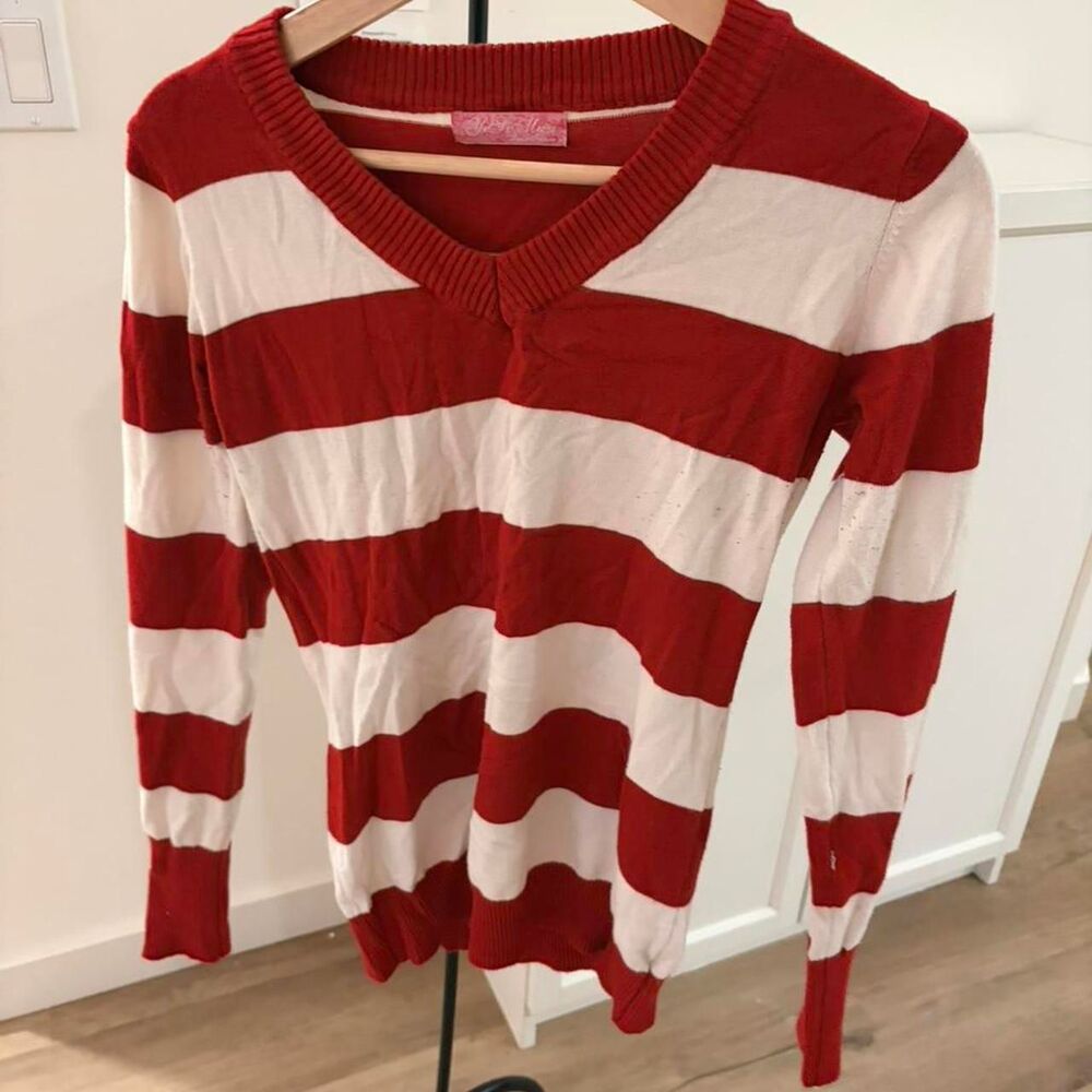 Yi Si Man Red and White Striped V-Neck Knit Sweater Women's Size Small